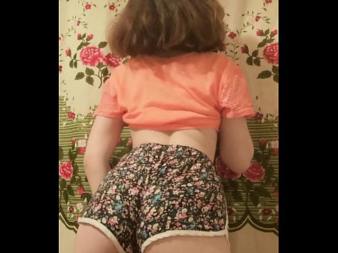 ❤️ Babe żagħżugħa sexy tqaxxir ix-xorts tagħha fuq il-kamera ️ Video tal-ħakk f'mt.com-milf-300.ru