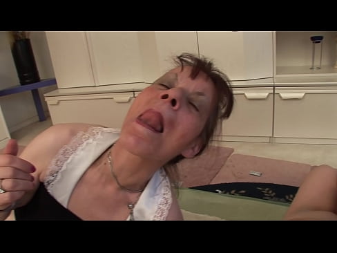 ❤️ Żewġ nanniet u nannu wieħed għandhom threesome ️ Video tal-ħakk f'mt.com-milf-300.ru